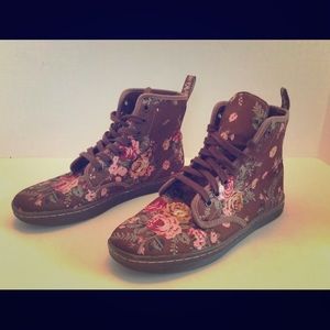 RARE DR. MARTENS